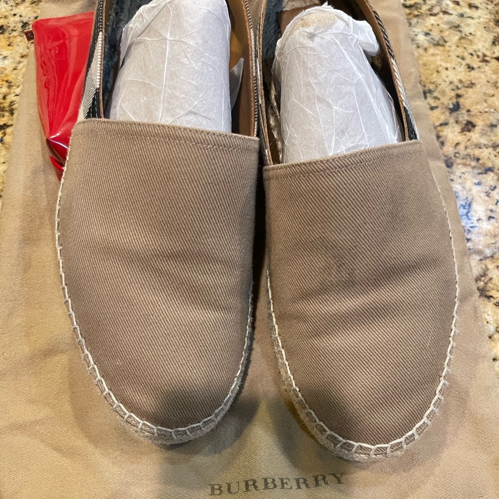 Burberry shoes in great condition